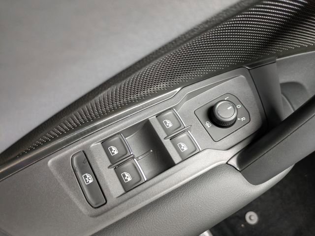 New 2026 Volkswagen Tiguan SE R-Line image 26