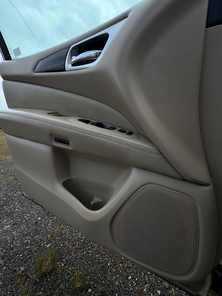 Used 2013 Nissan Pathfinder Platinum w/ Platinum Premium Pkg AWD/4WD image 14