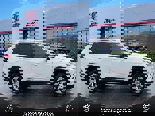 Used 2025 Toyota RAV4 LE image 6