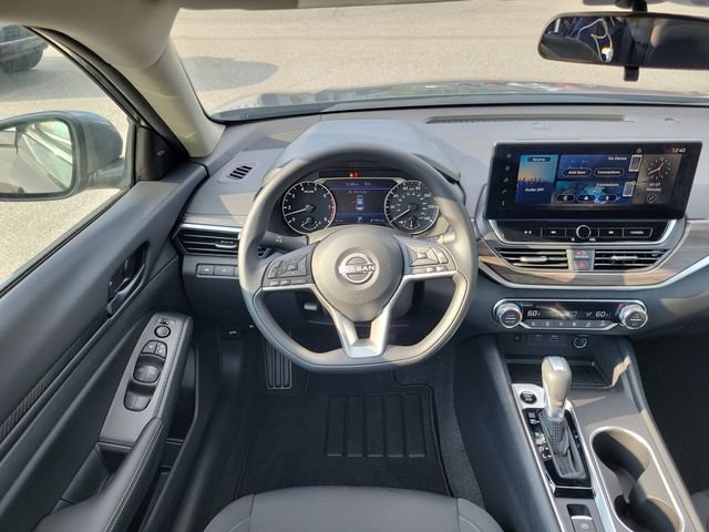New 2026 Nissan Altima 2.5 SV w/ SV Special Edition Package AWD/4WD image 7
