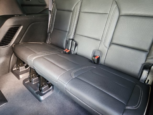 Used 2022 GMC Yukon SLT w/ SLT Luxury Package RWD image 32