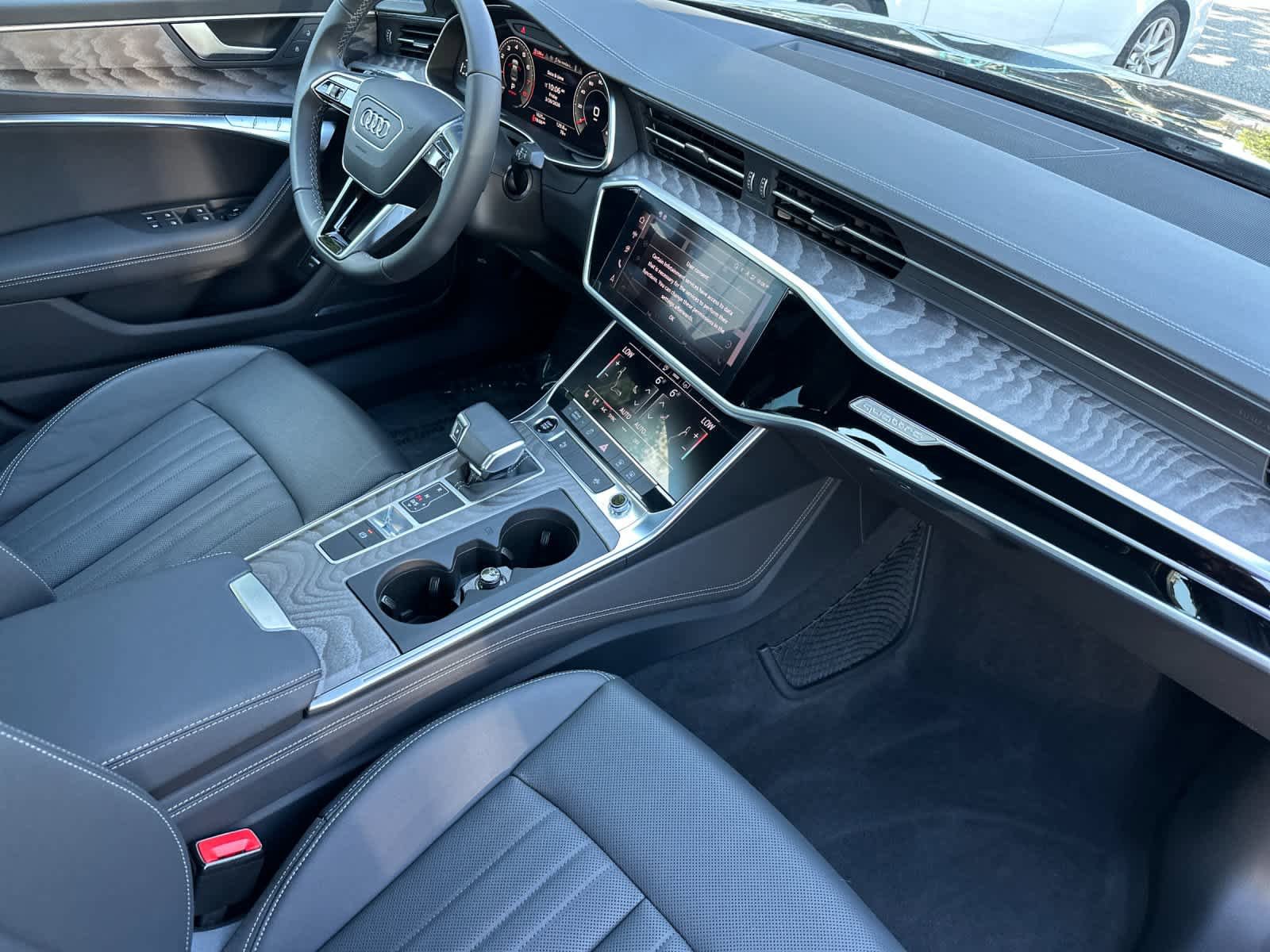 Used 2025 Audi A6 Premium Plus w/ Premium Plus Package AWD/4WD image 15