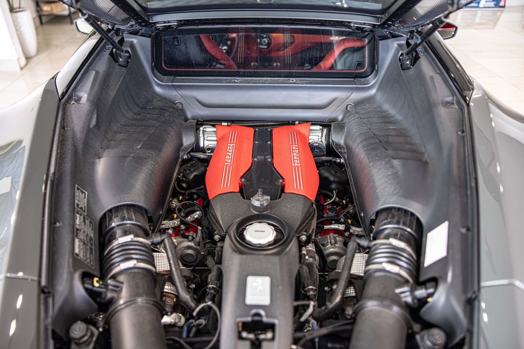 Used 2018 Ferrari 488 GTB image 17