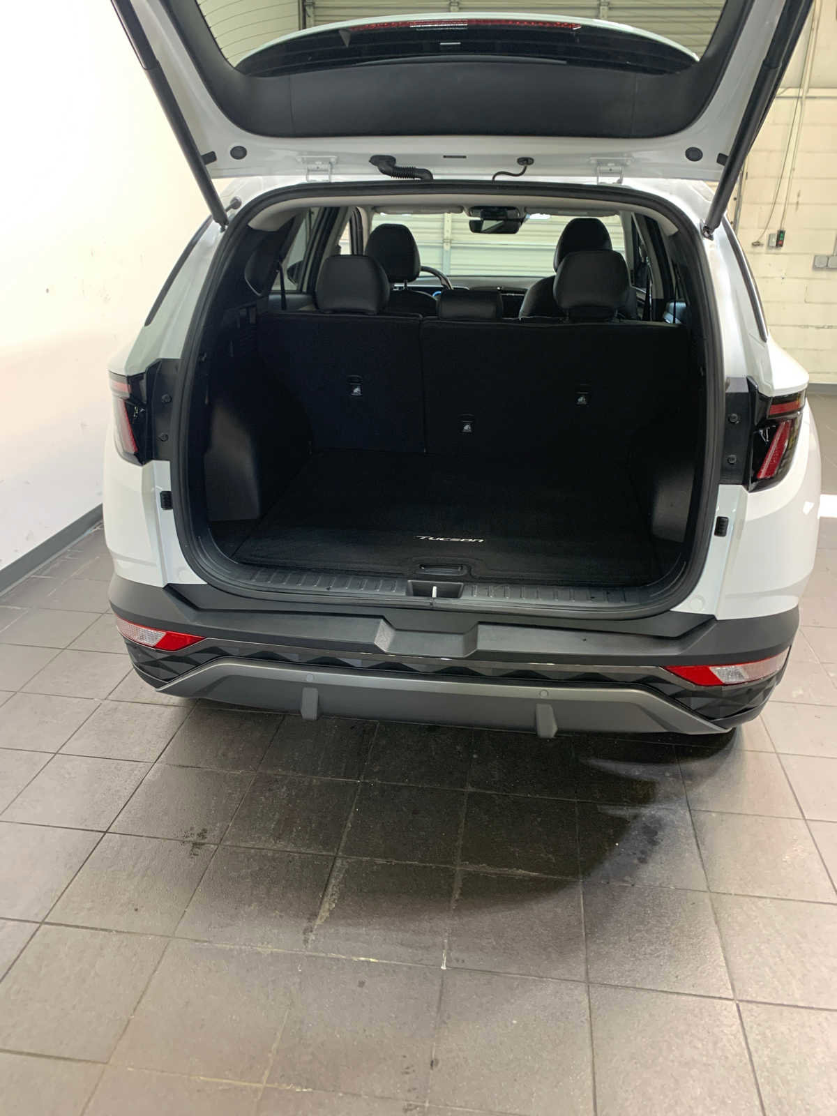 Used 2023 Hyundai Tucson Limited AWD/4WD image 11