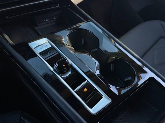 Used 2024 Volkswagen Atlas SE image 17