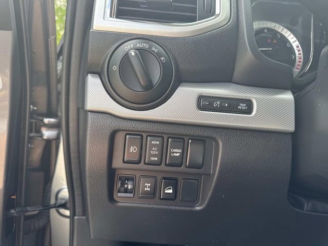 Used 2017 Nissan Titan PRO-4X w/ Pro-4x Convenience Package AWD/4WD image 32