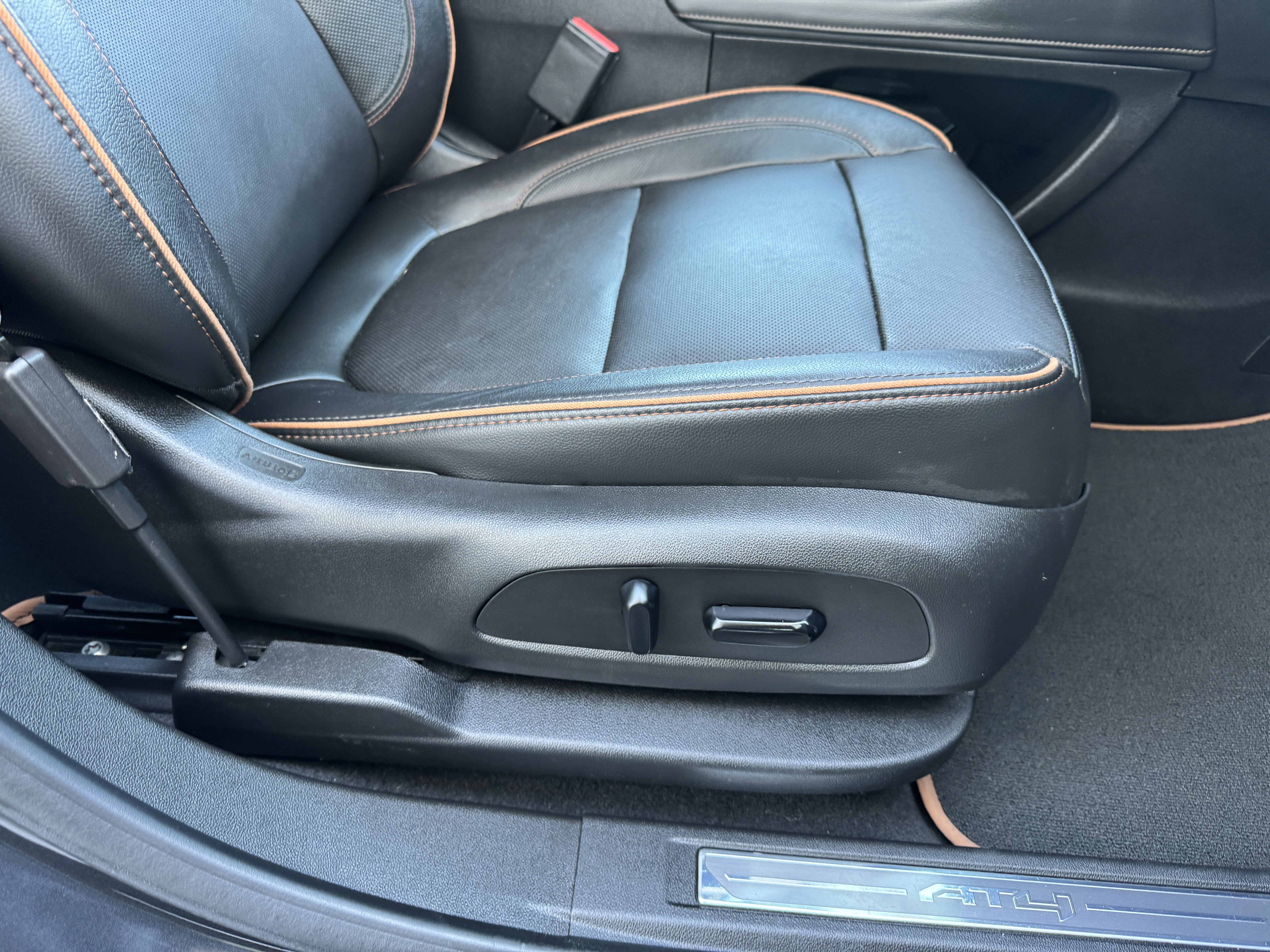 Certified 2020 GMC Acadia AT4 image 25