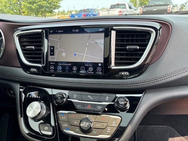 Used 2020 Chrysler Pacifica Limited FWD image 8
