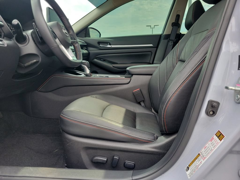 Used 2024 Nissan Altima 2.5 SR w/ SR Premium Package FWD image 19