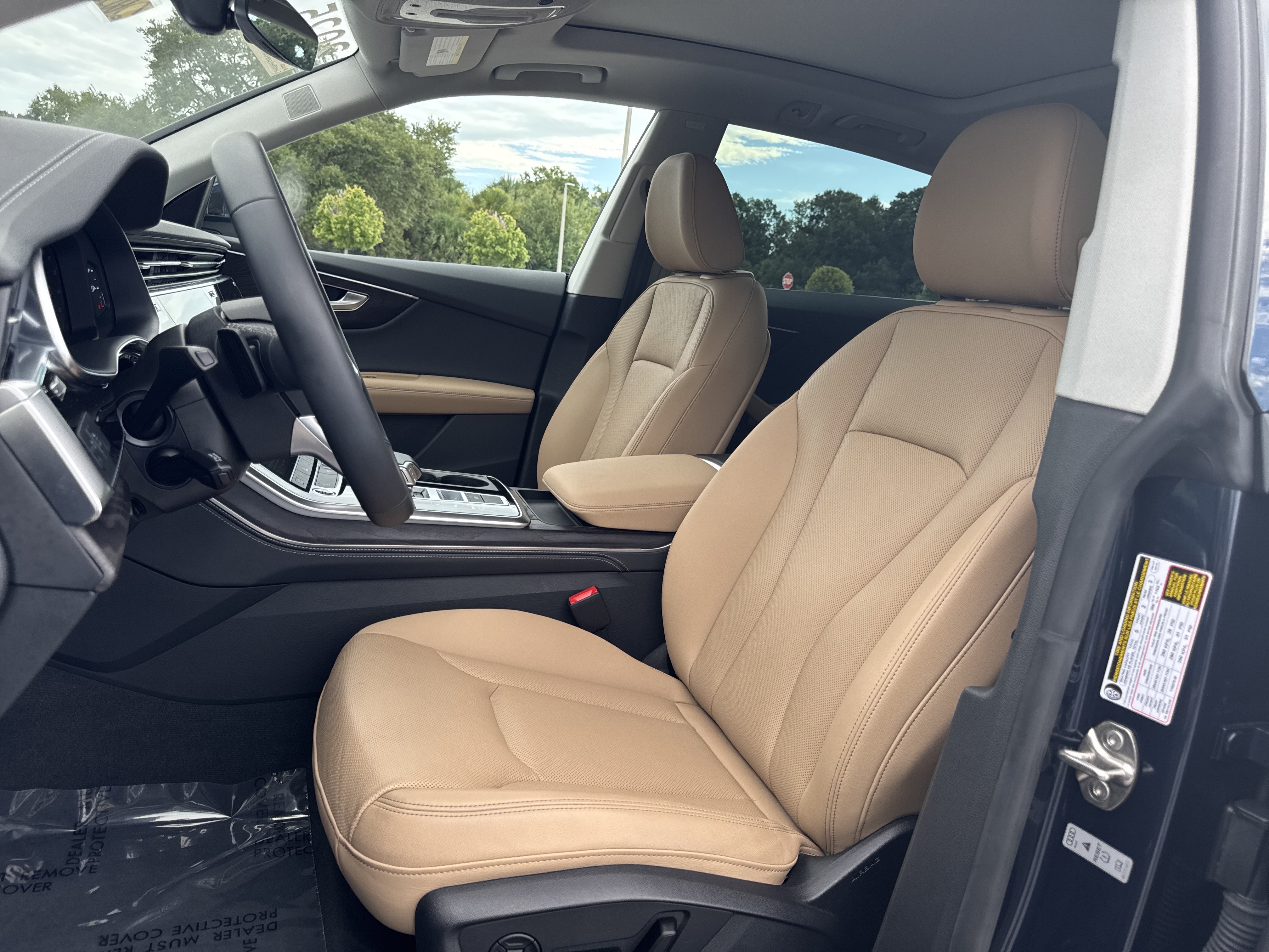 Certified 2025 Audi Q8 Premium Plus AWD/4WD image 21
