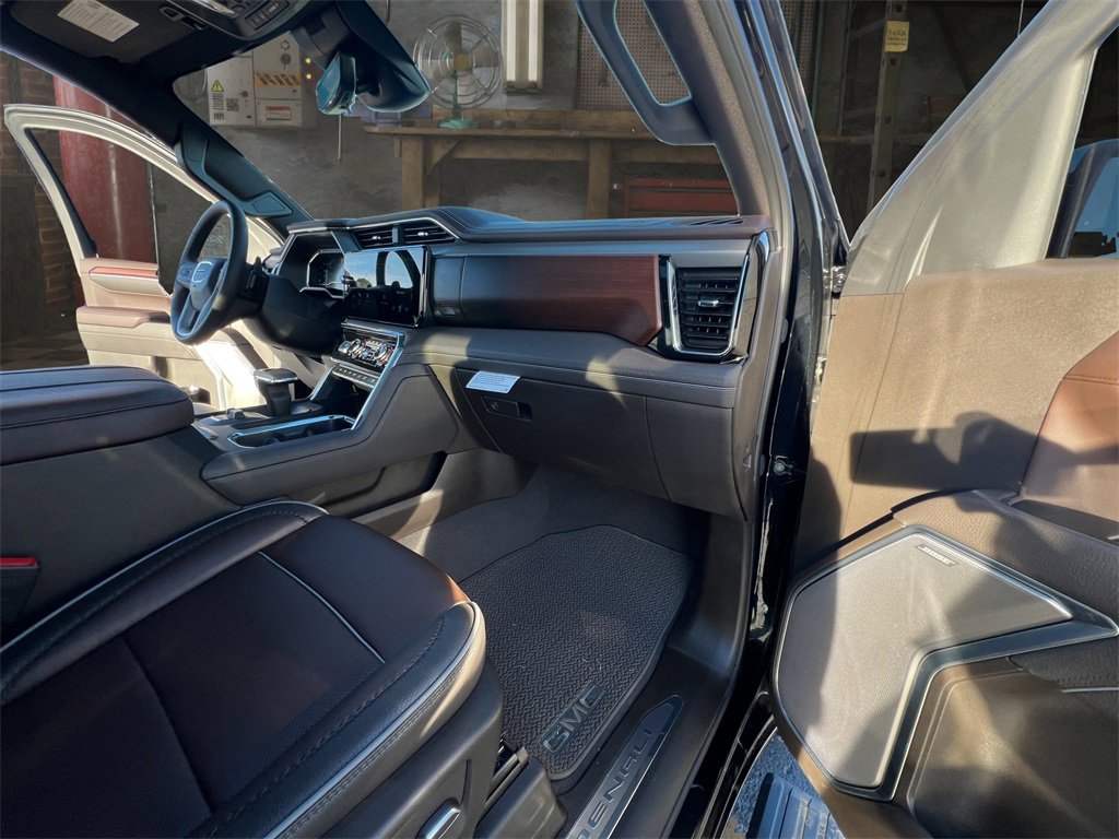 Certified 2025 GMC Sierra 1500 Denali w/ Denali Reserve Package image 17