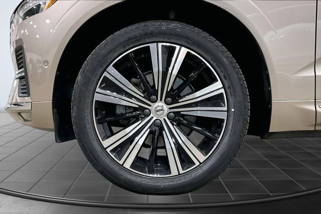 Certified 2023 Volvo XC60 B5 Plus FWD image 12