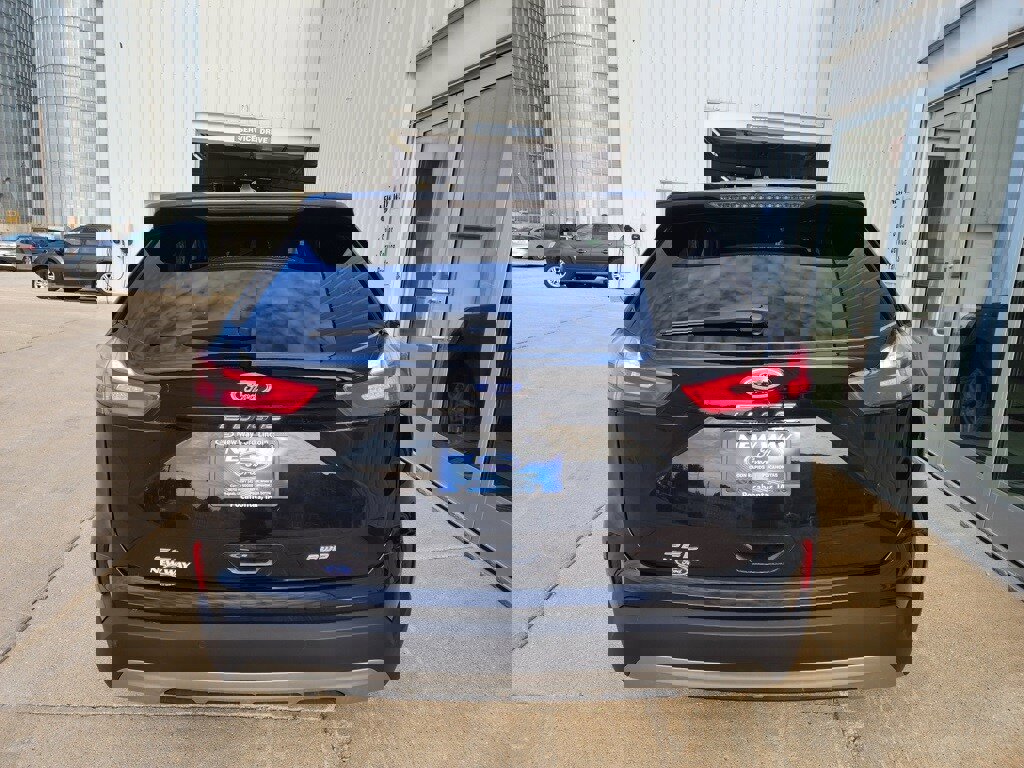 Used 2023 Ford Edge SEL image 7