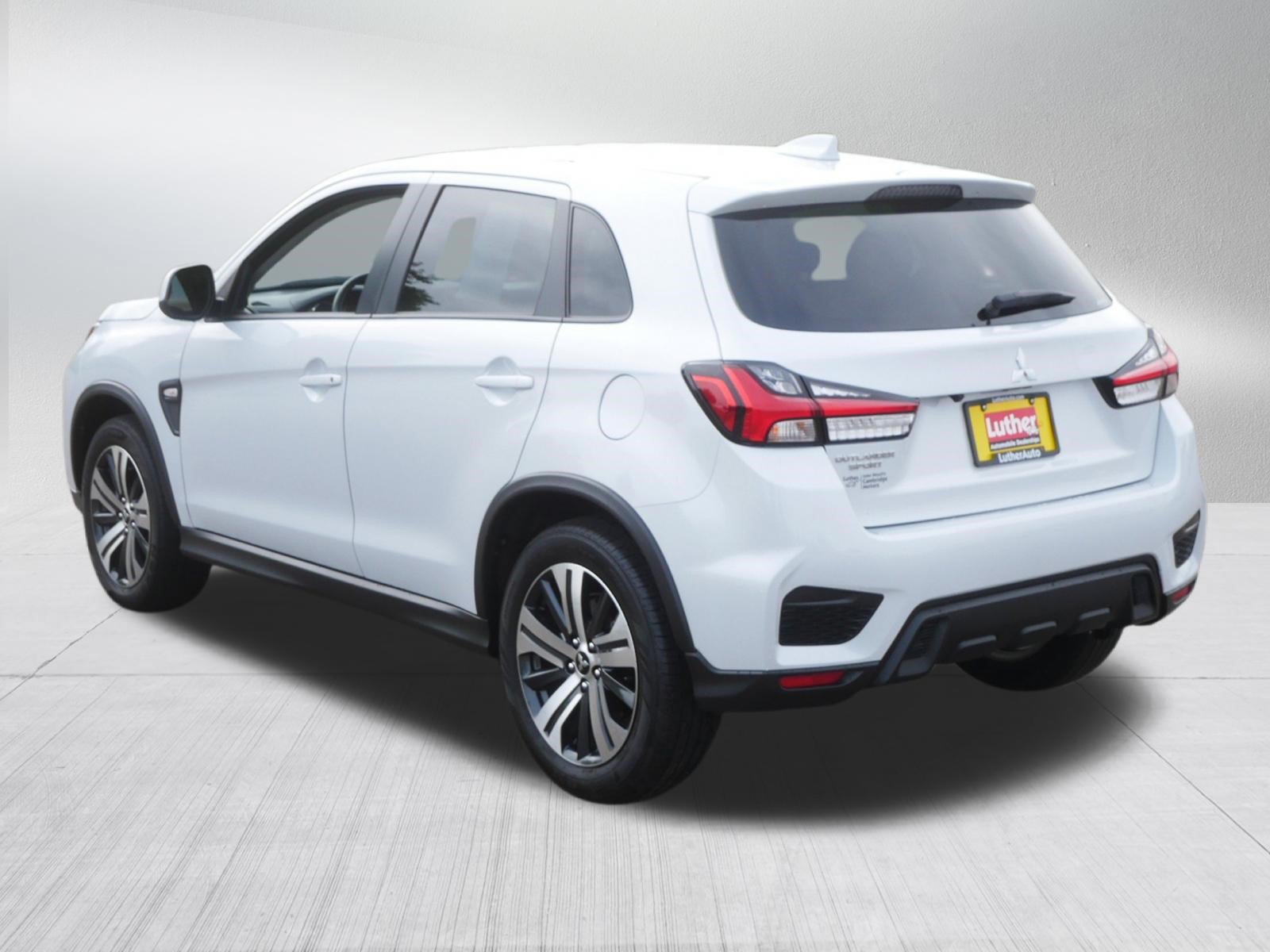 Used 2025 Mitsubishi Outlander Sport ES AWD/4WD image 5