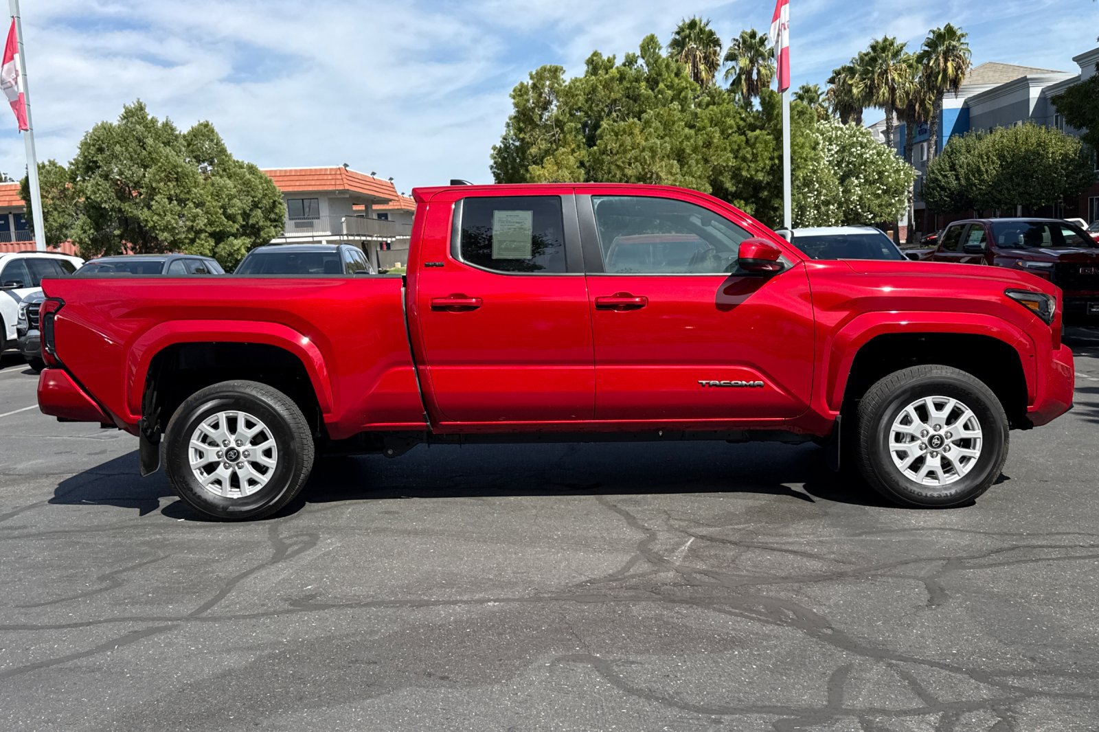 Used 2026 Toyota Tacoma SR5 AWD/4WD image 3