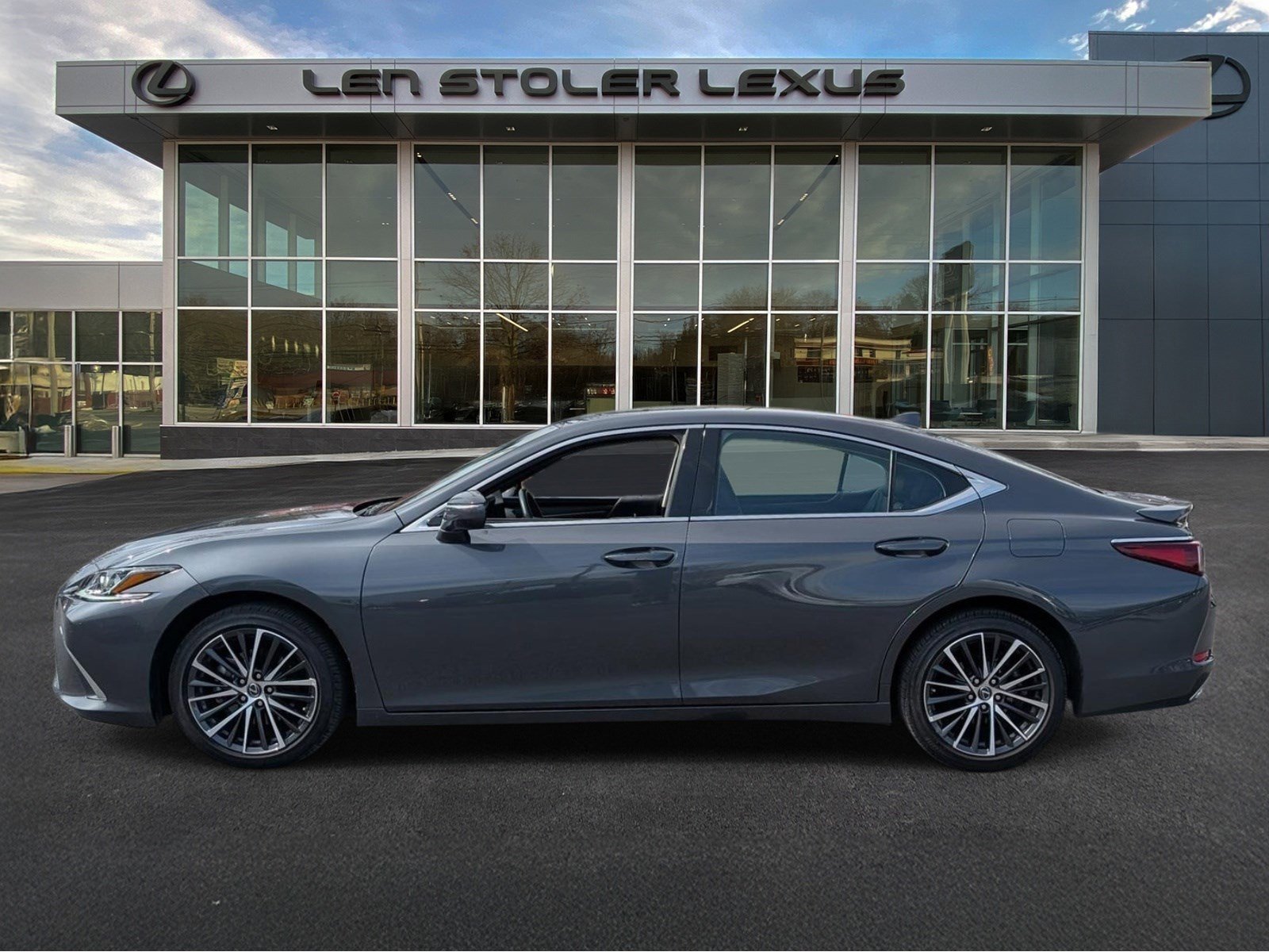 Used 2025 Lexus ES 350 w/ Premium Package image 6