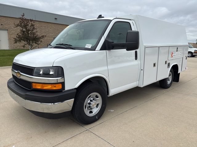 New 2025 Chevrolet Express 3500 w/ Power Convenience Package RWD image 17