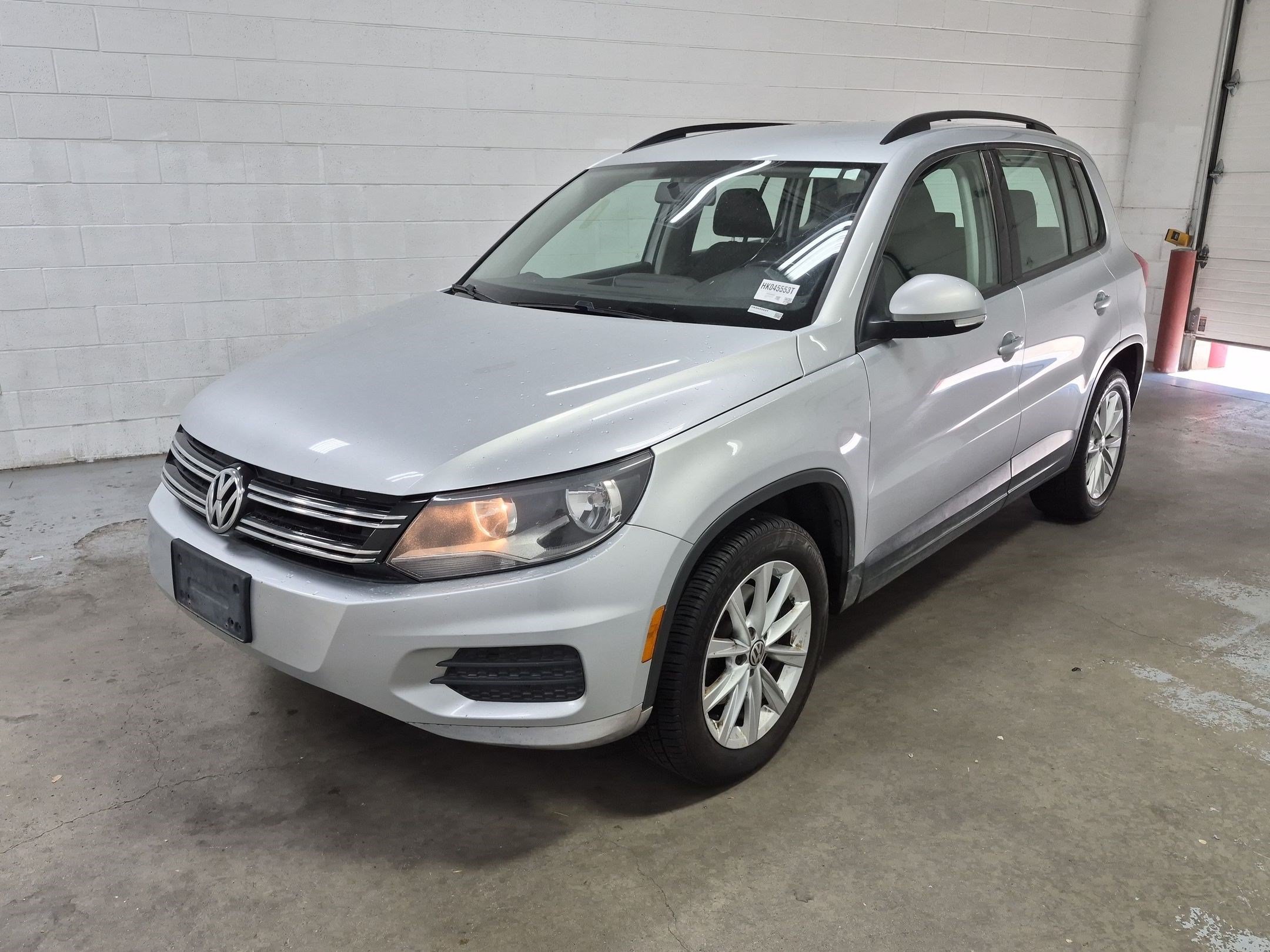 Used 2017 Volkswagen Tiguan Limited w/ Premium Package AWD/4WD image 11