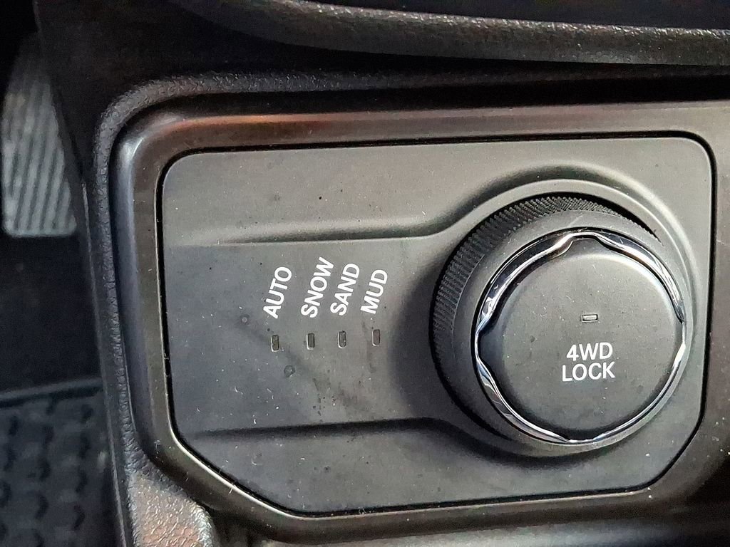 Used 2023 Jeep Renegade Latitude w/ Premium Group image 26