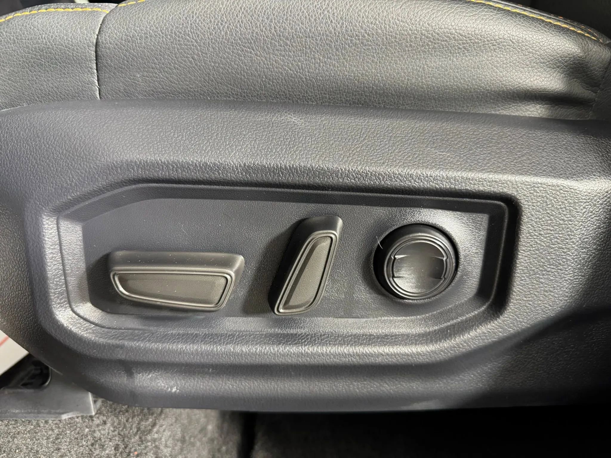 Used 2025 Toyota Tundra Platinum image 33