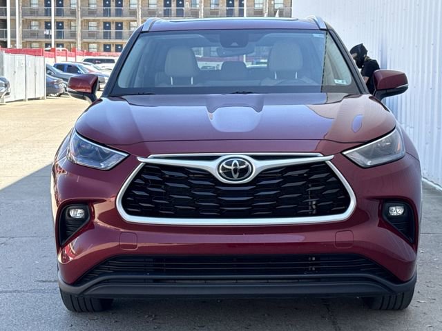 Used 2023 Toyota Highlander XLE image 8