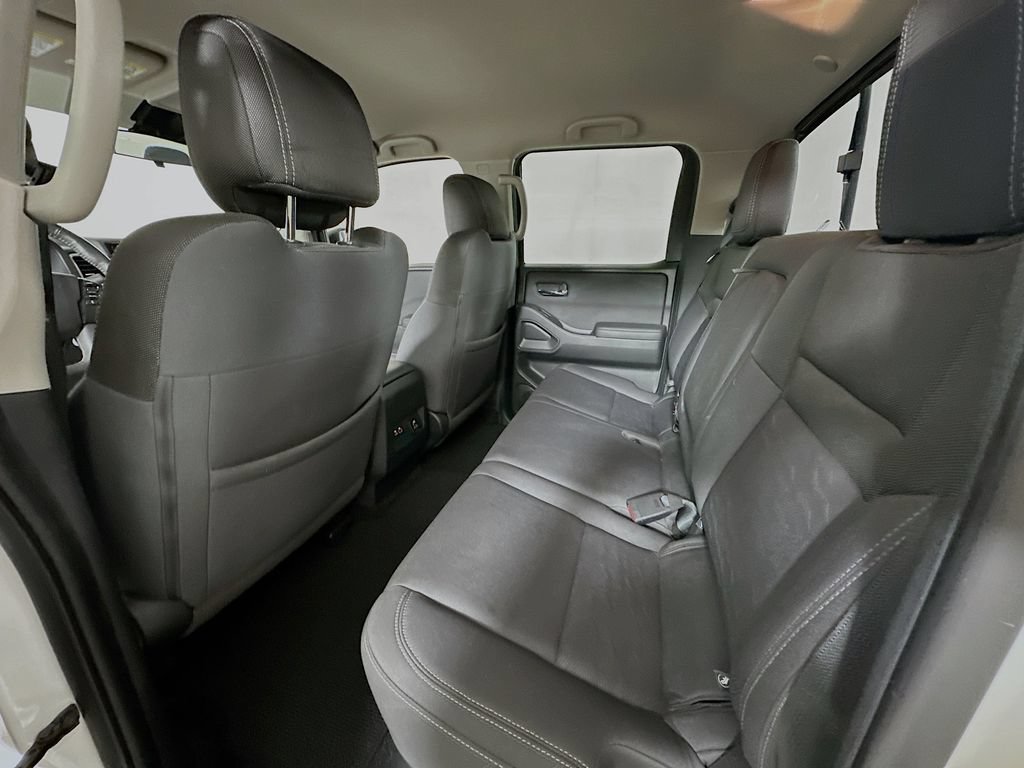 Used 2022 Nissan Frontier SV RWD image 4