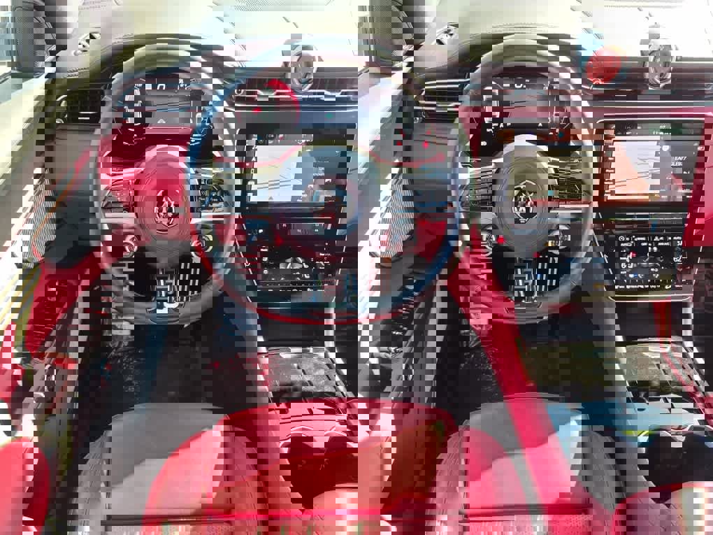 Used 2023 Maserati Grecale Modena image 11