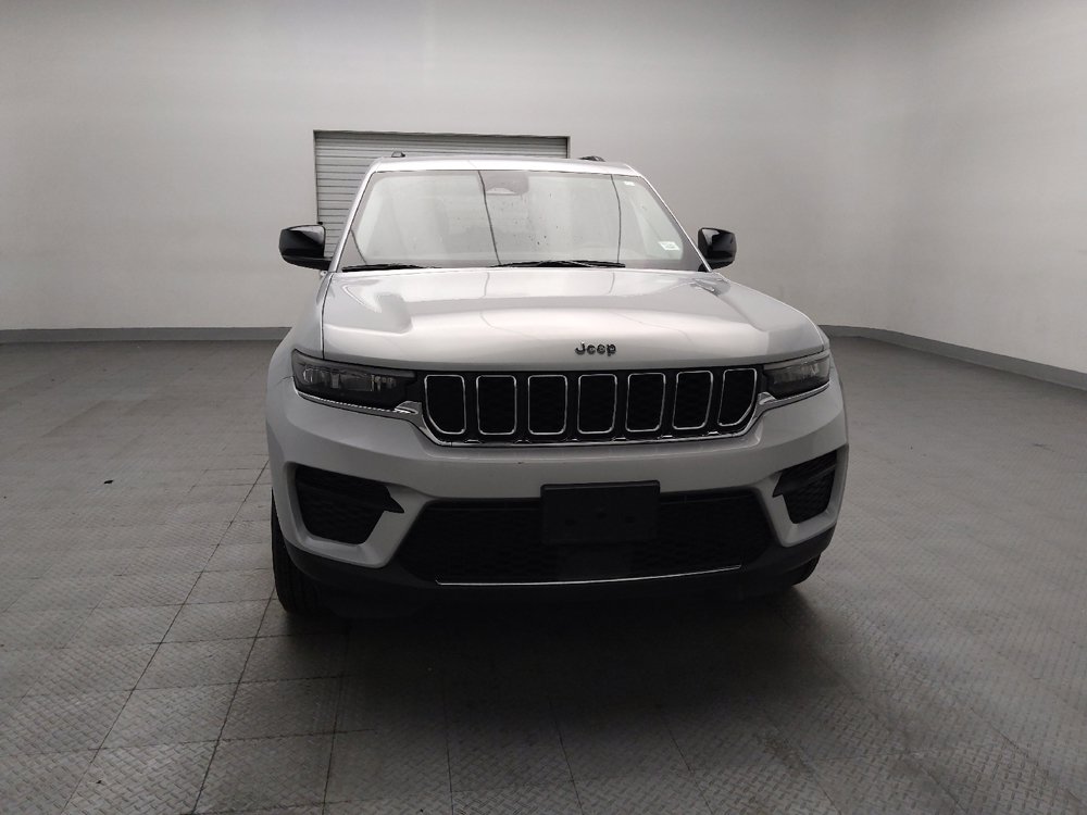 Used 2024 Jeep Grand Cherokee Laredo RWD image 14