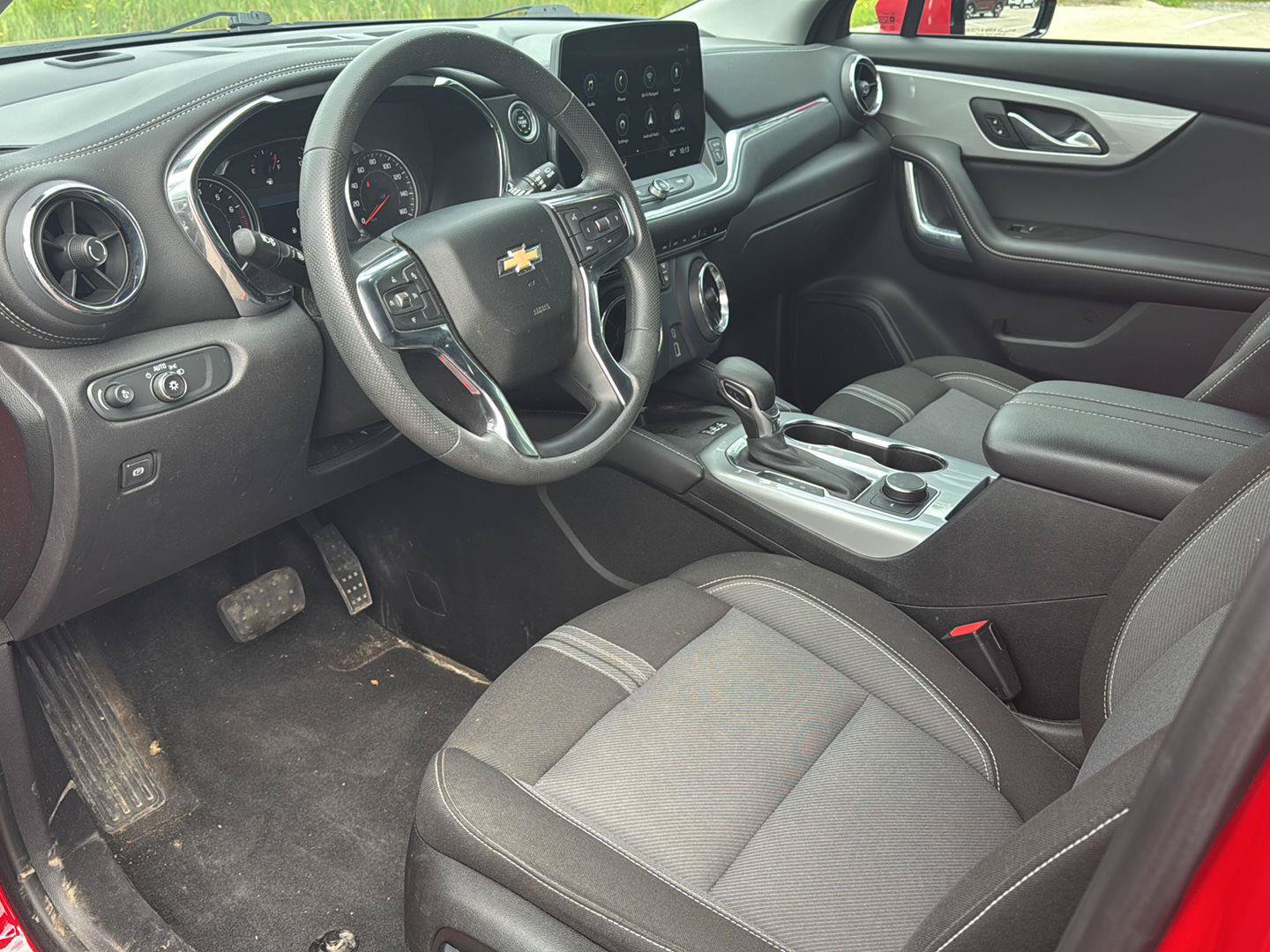 Used 2024 Chevrolet Blazer LT w/ Convenience Package FWD image 11