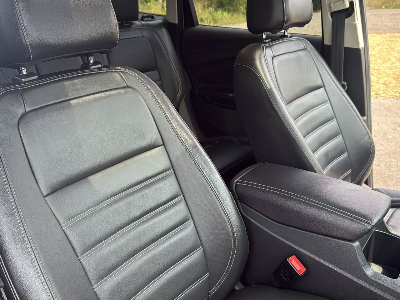 Used 2017 Ford Escape Titanium w/ Canadian Touring Package FWD image 29