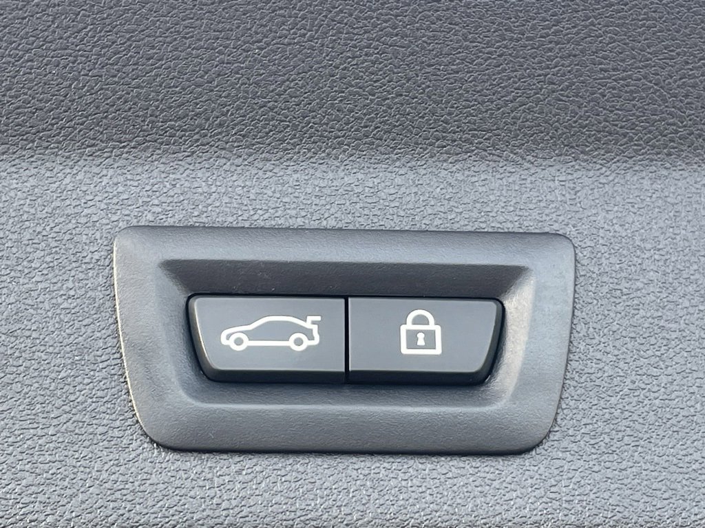 Used 2018 BMW X3 M40i image 20