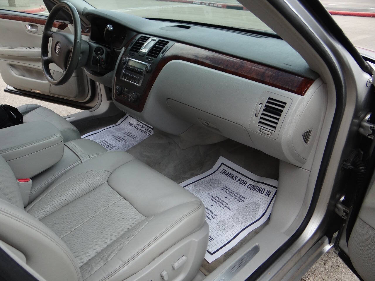 Used 2007 Cadillac DTS Luxury I w/ Sun And Sound Package FWD image 24