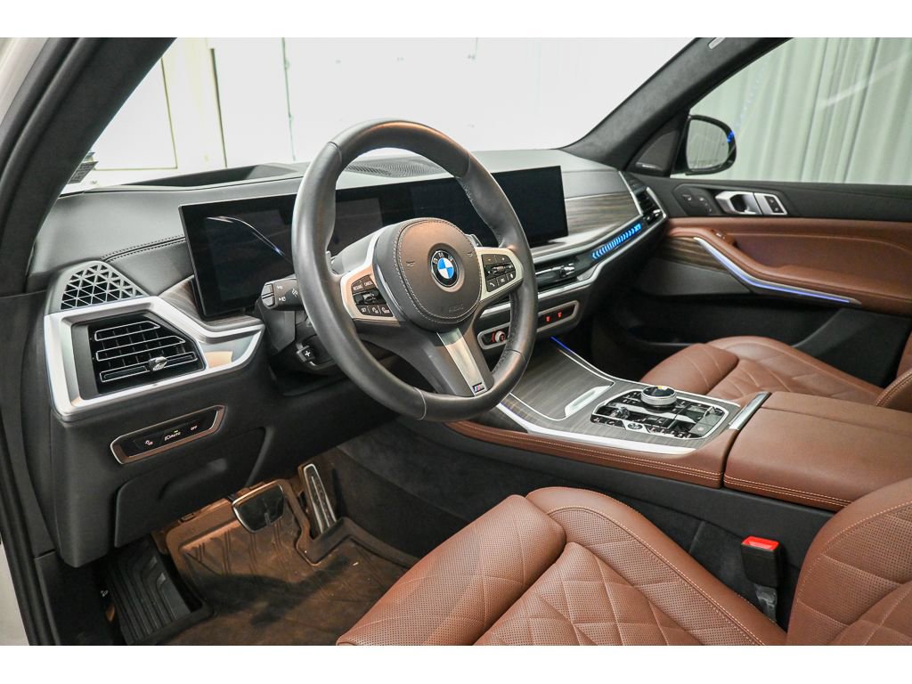 Used 2025 BMW X7 xDrive40i w/ Executive Package image 9