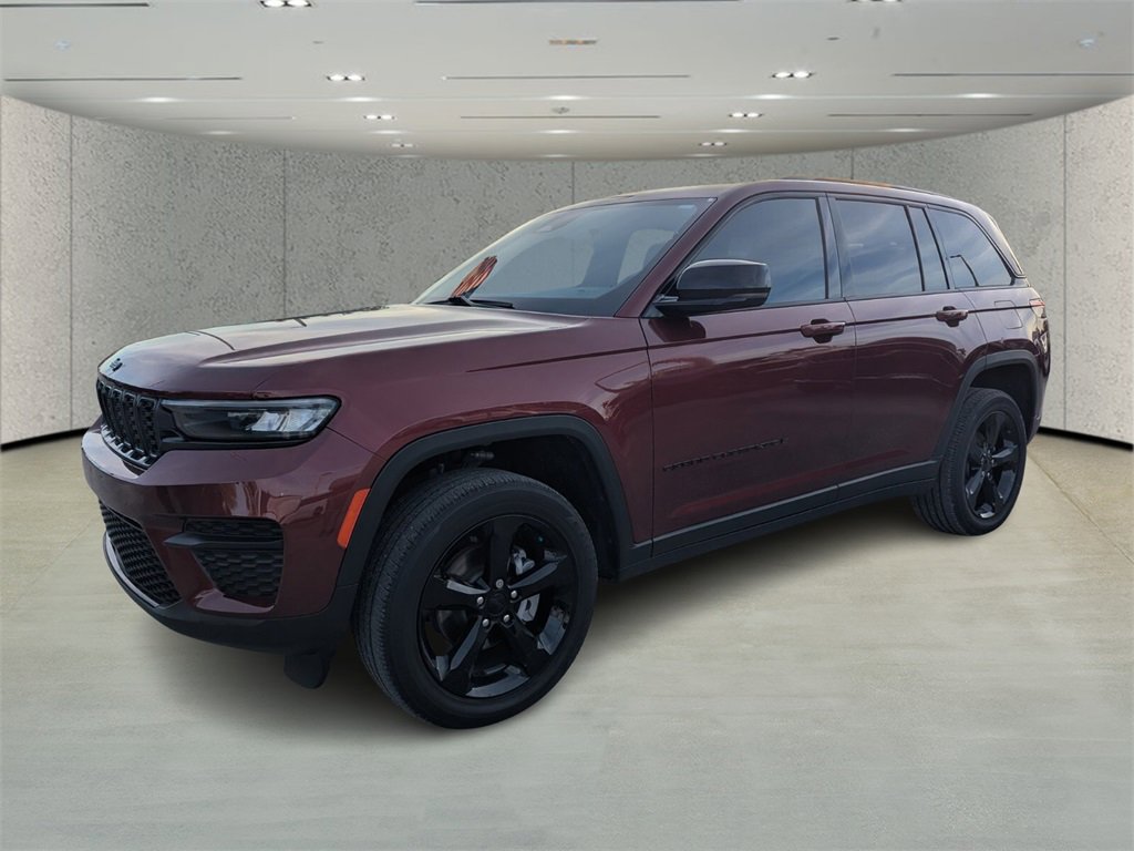 Used 2024 Jeep Grand Cherokee Altitude image 7