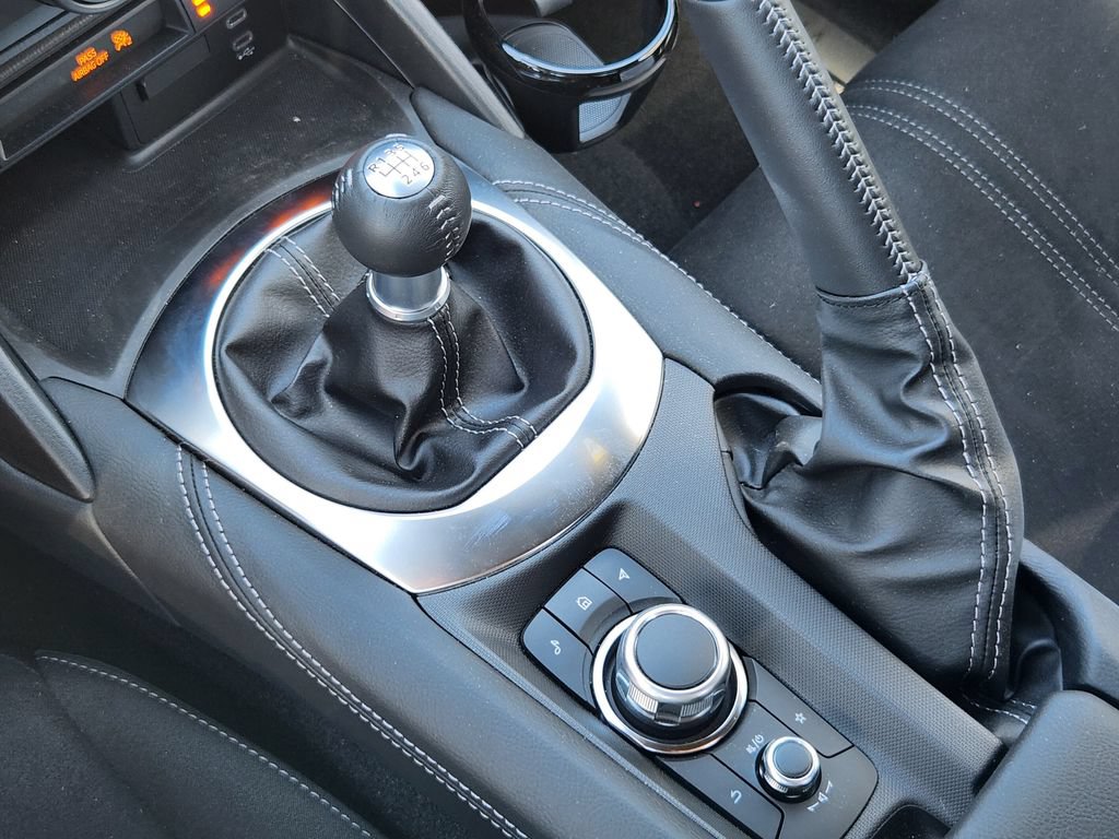 New 2026 MAZDA MX-5 Miata Club w/ Weather Package RWD image 11