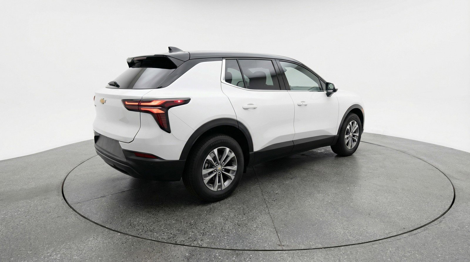 Used 2025 Chevrolet Equinox LT FWD image 9