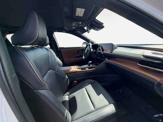 Certified 2026 Toyota Crown Limited w/ Carpet Mat Package (TMS) image 12