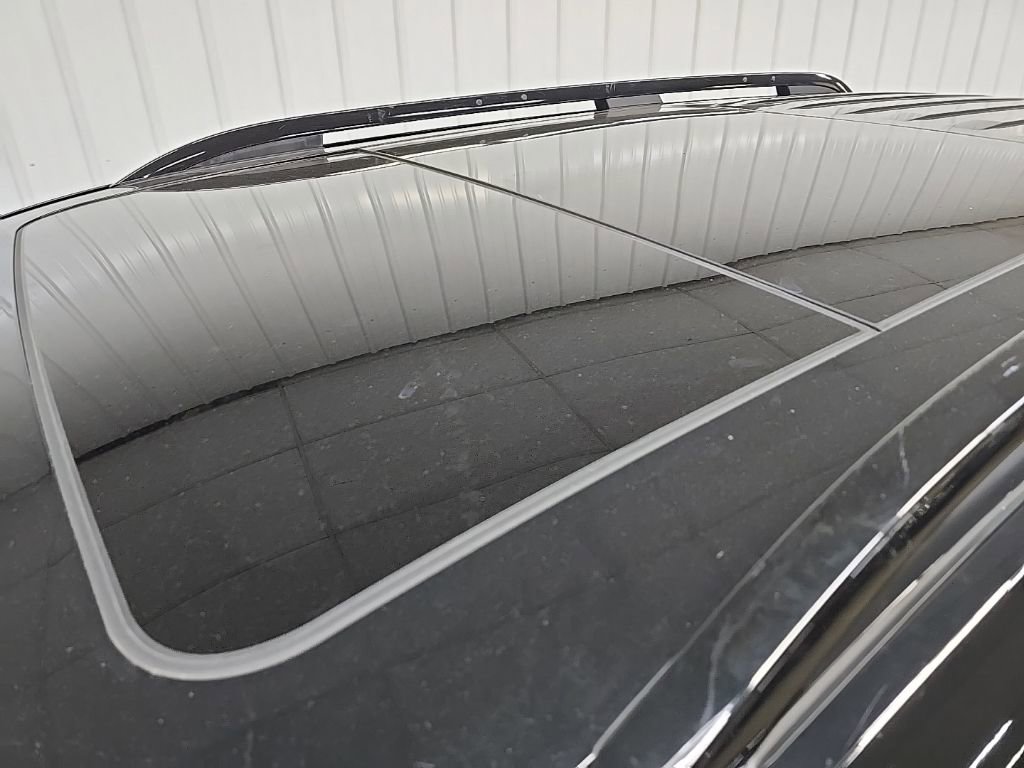 Used 2023 Honda Pilot Elite image 11