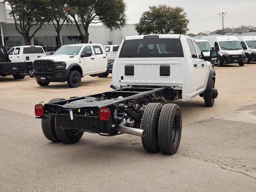 New 2026 RAM 5500 4x4 Crew Cab image 4