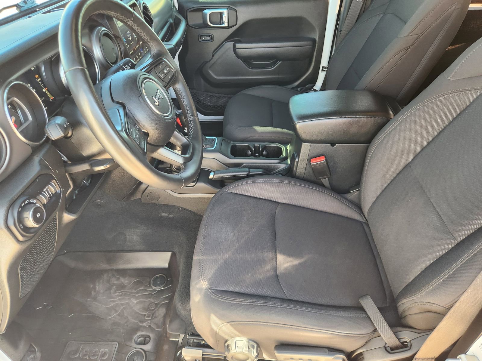 Used 2022 Jeep Wrangler Willys AWD/4WD image 13