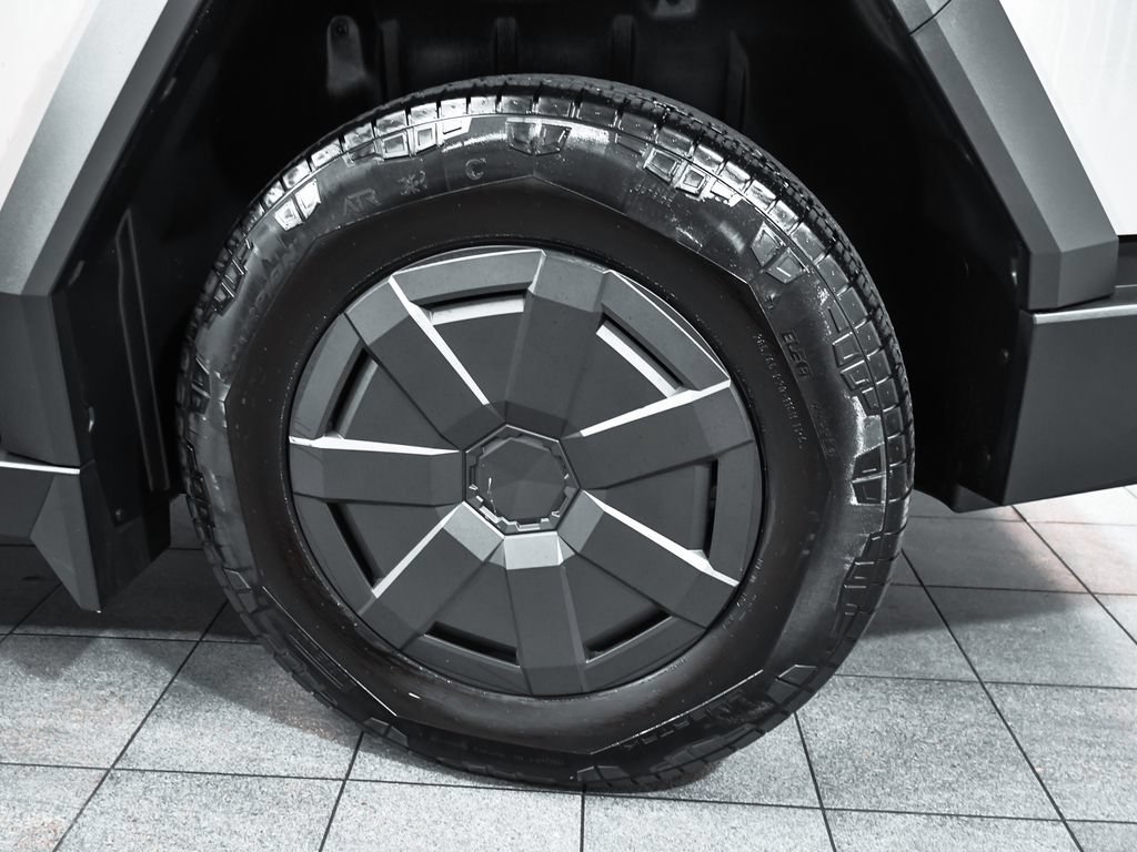 Used 2025 Tesla Cybertruck AWD Crew Cab image 7