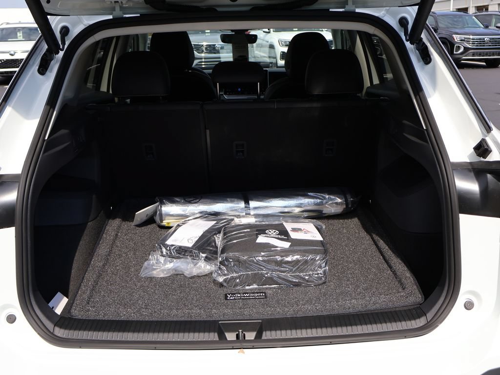 New 2026 Volkswagen Tiguan SE AWD/4WD image 18