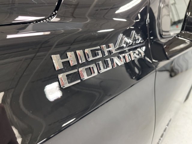 New 2026 Chevrolet Suburban High Country AWD/4WD image 30