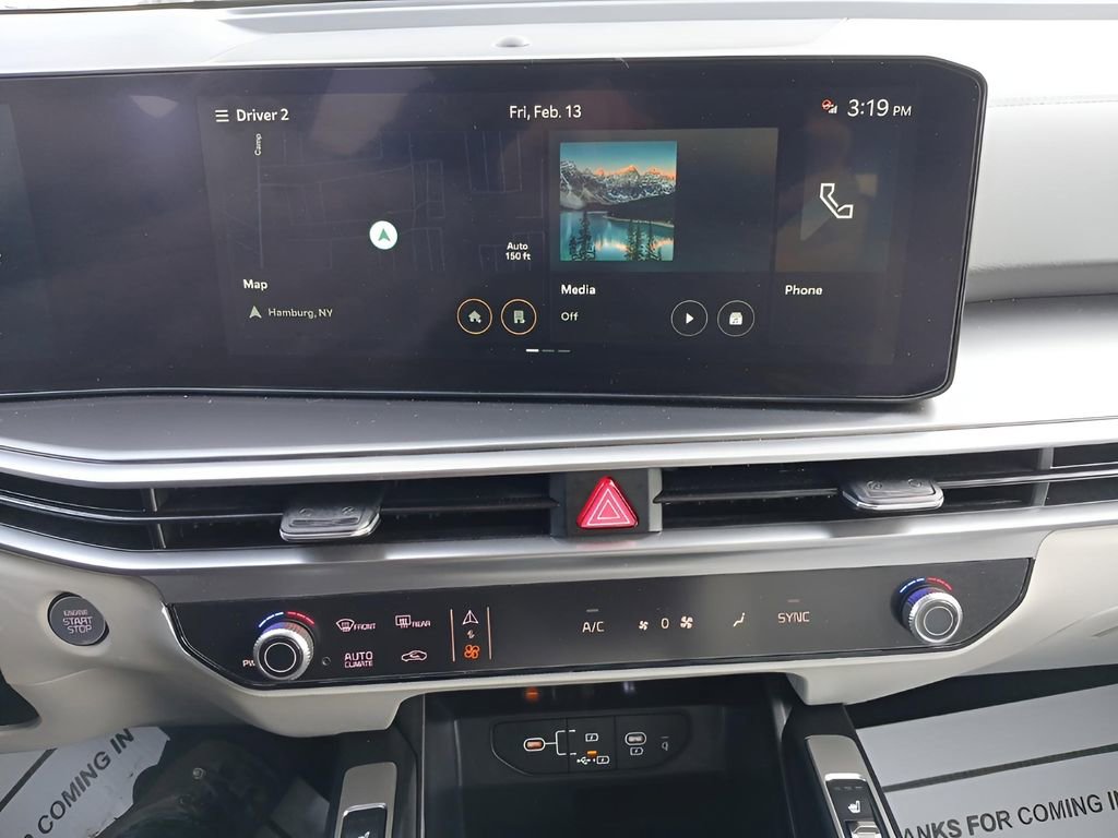 Used 2025 Kia Sorento S image 10