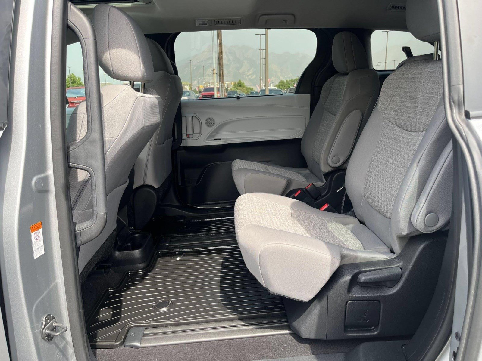 Used 2025 Toyota Sienna LE w/ LE Plus Package AWD/4WD image 25