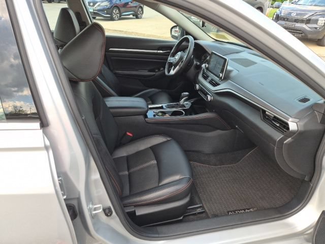 Used 2024 Nissan Altima 2.5 SR FWD image 11
