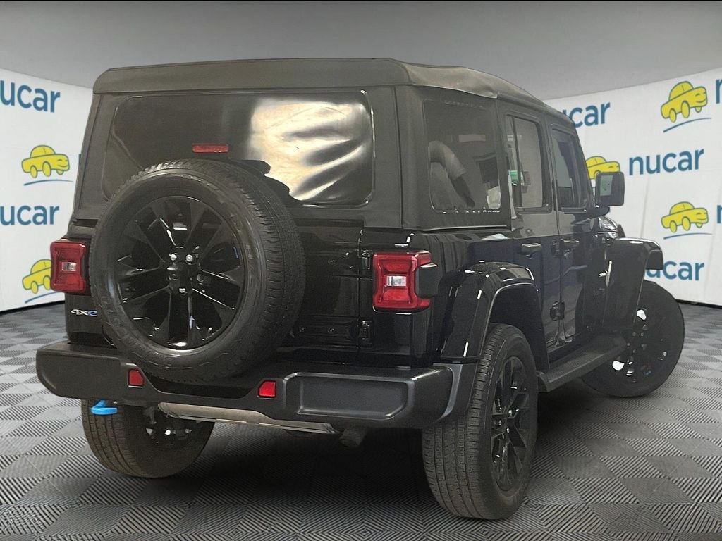 Used 2023 Jeep Wrangler Unlimited Sahara w/ Cold Weather Group AWD/4WD image 6