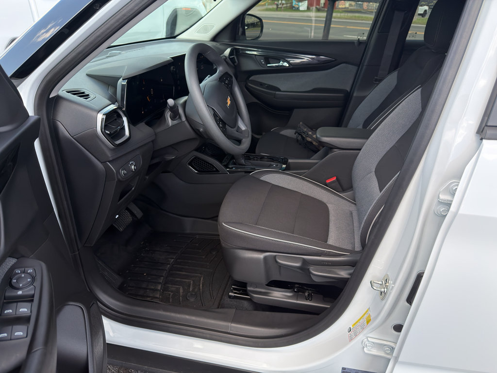 Used 2026 Chevrolet TrailBlazer LS FWD image 11