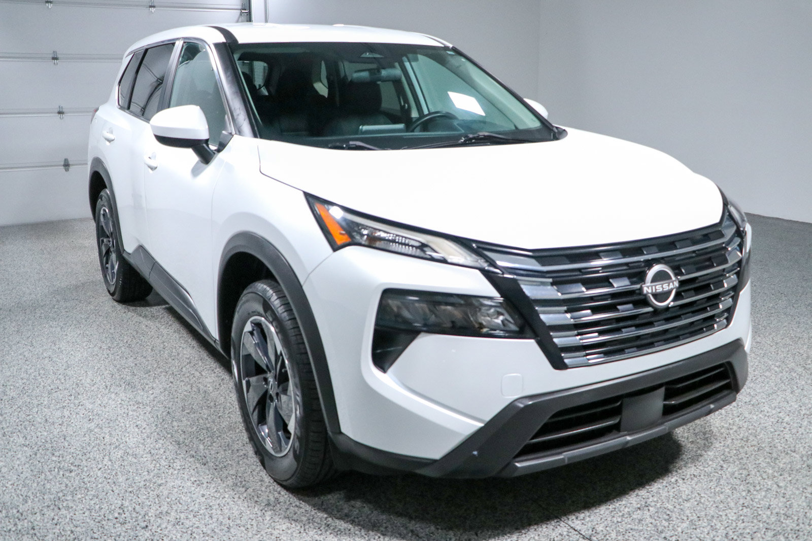 Used 2024 Nissan Rogue SV FWD image 5