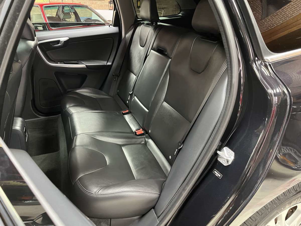 Used 2015 Volvo XC60 T5 Platinum AWD/4WD image 23
